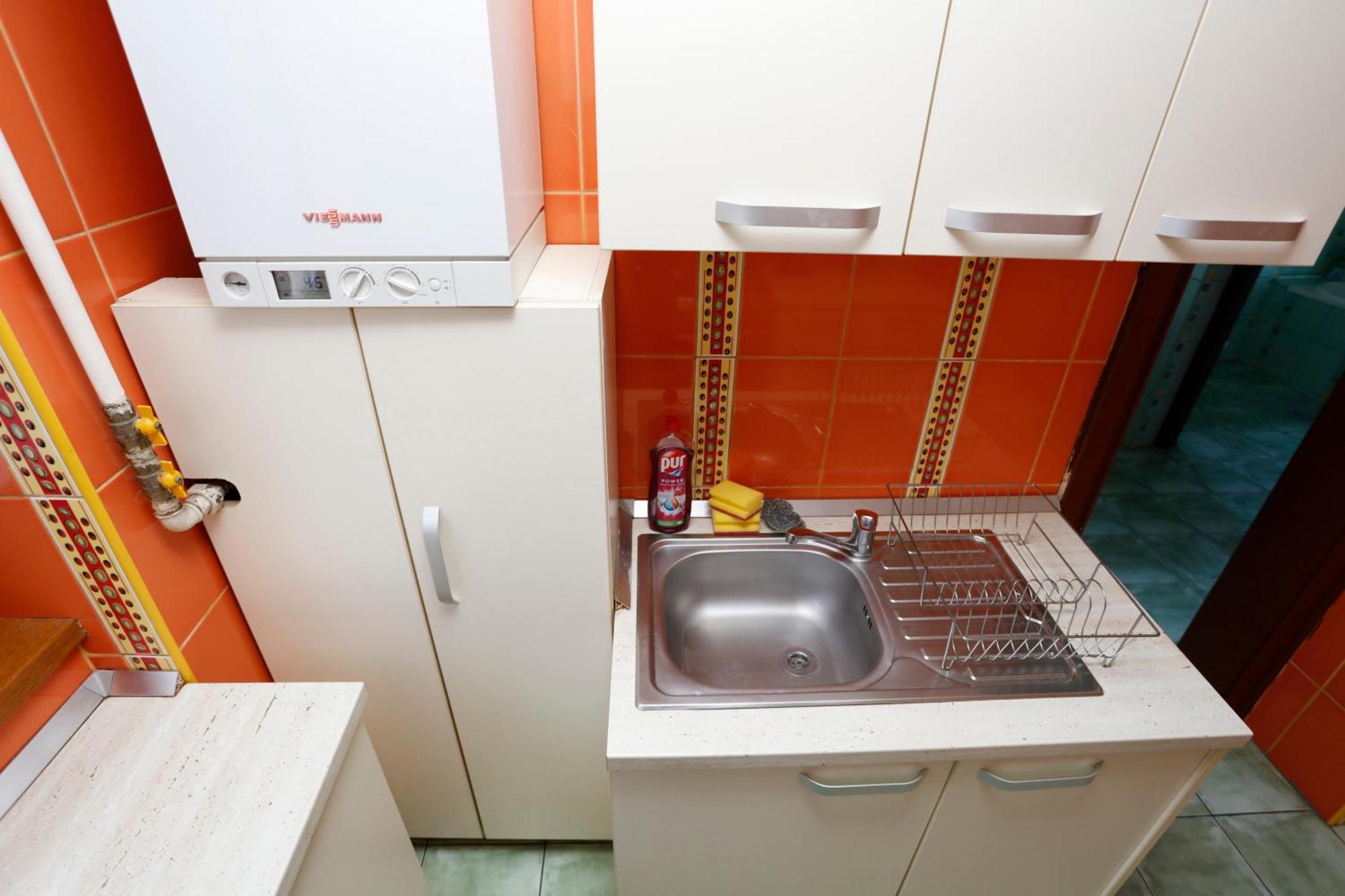 Peaceful Getaway - Generous 3-Bedroom Sanctuary - Close To Historic Old Town Bukarest Exteriör bild